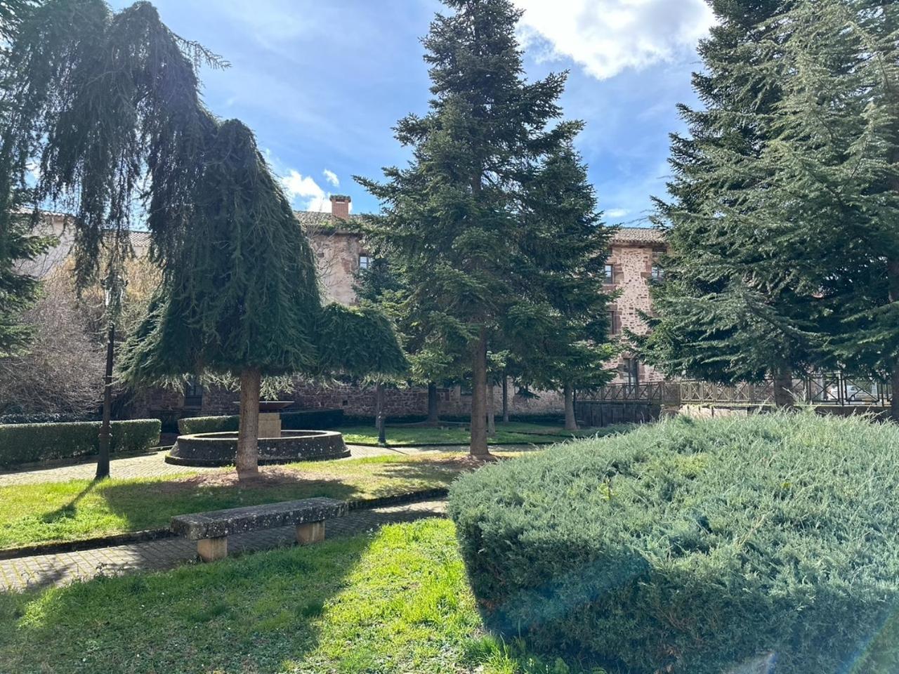 Hotel Y Albergue Real Fabrica De אסקראי מראה חיצוני תמונה